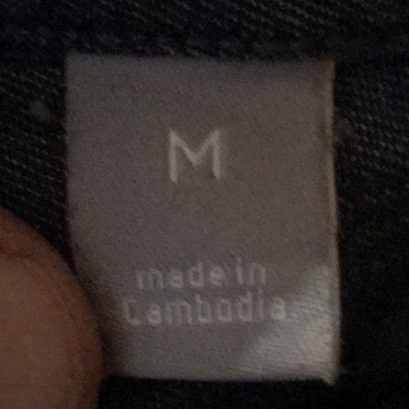 LIGHTWEIGHT DENIM BLUE BUTTON DOWN SHIRT - Picture 4 of 5